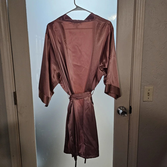 DB STUDIO | Wrap Tie Satin Robe Desert Coral Large - Picture 3 of 4